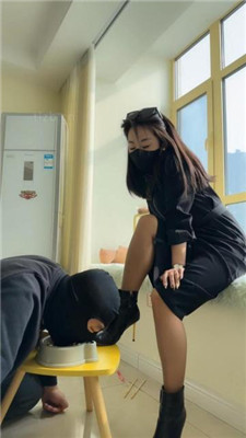 图片[5]_辣姐】贱奴养成计划-迷恋靴子黑丝美腿_HD绳艺资源网