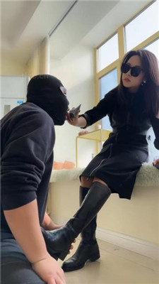 图片[9]_辣姐】贱奴养成计划-迷恋靴子黑丝美腿_HD绳艺资源网