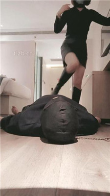 图片[7]_bibi团】清理脏鞋底/全体重踩踏/赏赐圣水