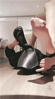 图片[10]_bibi团】清理脏鞋底/全体重踩踏/赏赐圣水