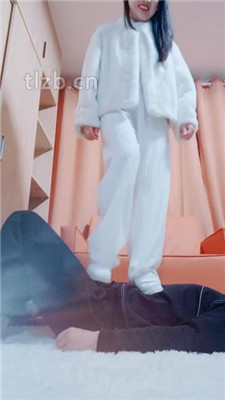 图片[9]_依然】揪耳朵/全体重踩踏/耳光胯下辱