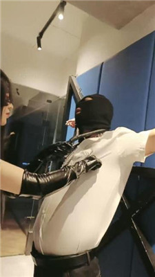 图片[6]_昭玥】刑虐伯仲奴-鞭挨/禁锢狗笼/高跟踏踩/掐乳