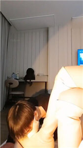 【米小唐】长靴踩虐/舔脏鞋发骚/喂口水_绳艺库视频下载