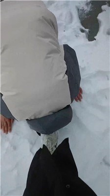 【Esse殿下】冰天雪地户外遛狗【完整版】_绳艺库视频下载