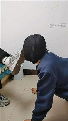 图片[2]_悦主大大疏通后舔脏鞋白袜/踏踩喂食/插嘴