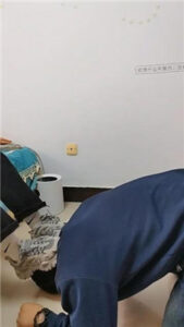 【悦主大大】运动后舔脏鞋白袜/踩踏喂食/插嘴_绳艺库视频下载