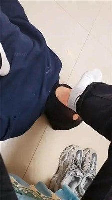 图片[5]_悦主大大疏通后舔脏鞋白袜/踏踩喂食/插嘴