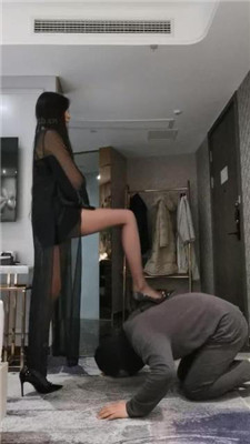 图片[4]_皮皮跑骚的价值-高跟长腿踏踩