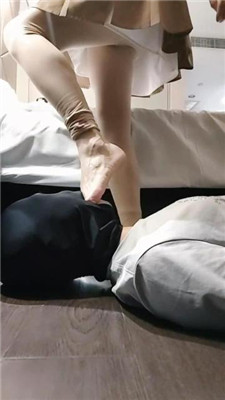 图片[7]_米小唐奉养跪舔主人的白袜jio