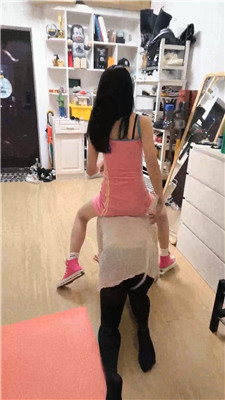 图片[3]_艺术美学清理鞋柜/帆布鞋插嘴/手捂窒息/吃鞋底脏物/耳光鞭打