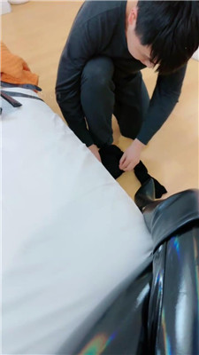 【腿腿祖宗】凶狠御姐-皮裤皮靴玩虐下贱表弟_绳艺库视频下载