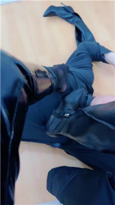 图片[11]_腿腿祖宗凶狠御姐-皮裤皮靴玩虐下贱表弟