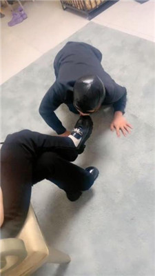 【蜜糖情侣】双S-跪舔脏鞋/骑狗背/耳光_绳艺库视频下载