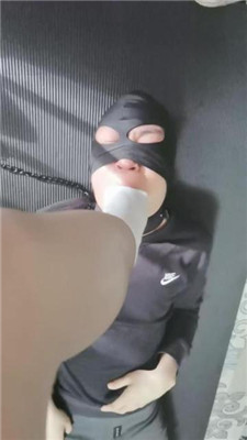 图片[17]_游S白袜肉丝脚踩脸窒息/袜子塞嘴踢踹/捆绑掐乳
