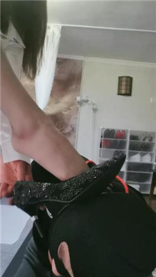 图片[23]_游S白袜肉丝脚踩脸窒息/袜子塞嘴踢踹/捆绑掐乳