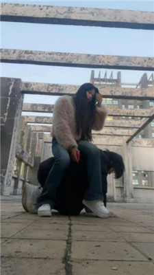 图片[6]_素人挖掘机户外开发-小白鞋提档/人肉座椅/耳光