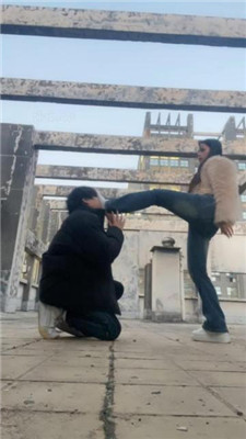 图片[5]_素人挖掘机户外开发-小白鞋提档/人肉座椅/耳光