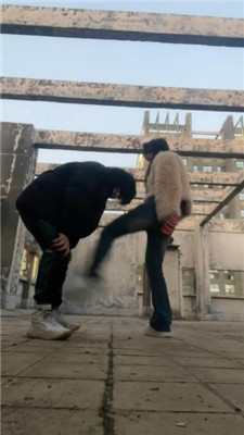 图片[7]_素人挖掘机户外开发-小白鞋提档/人肉座椅/耳光