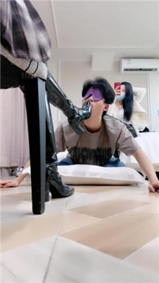 图片[3]_纯一双S-长靴狂舔/踩踏/转胯/臭脚捂脸双视角完整版