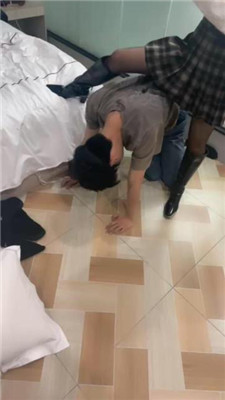 图片[23]_纯一双S-长靴狂舔/踩踏/转胯/臭脚捂脸双视角完整版