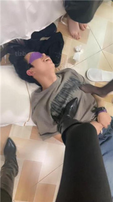 图片[27]_纯一双S-长靴狂舔/踩踏/转胯/臭脚捂脸双视角完整版