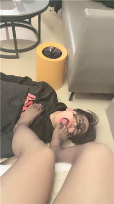 图片[7]_雅雅黑丝高跟恋足舔完整版