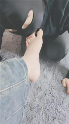 图片[4]_灵竹红高跟恋足跪舔/吮吸脚趾