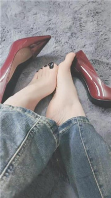 图片[11]_灵竹红高跟恋足跪舔/吮吸脚趾