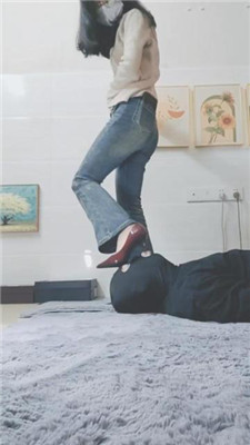 图片[7]_灵竹红高跟恋足跪舔/吮吸脚趾