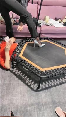 图片[2]_冰诺全体重踩踏人体蹦床完整版