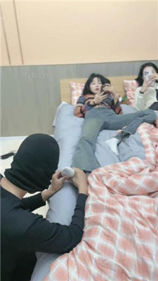 图片[9]_64彤双S-清理脏鞋脏袜/踩狗/下跪伺候洗漱就寝