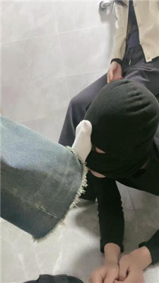 图片[7]_64彤双S-清理脏鞋脏袜/踩狗/下跪伺候洗漱就寝