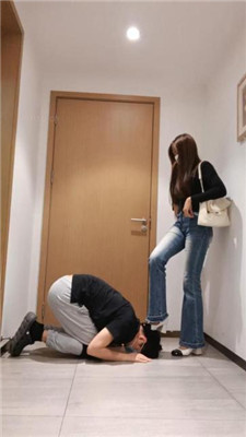 图片[3]_梵高白领库里丝下班后的原味诱惑狗