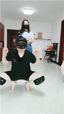 凌儿耳光教训偷懒母畜/闻臭鞋臭脚/脚喂食 bf42842 网友原创 第4张