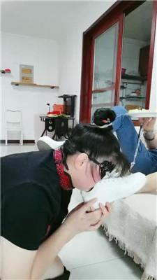 凌儿耳光教训偷懒母畜/闻臭鞋臭脚/脚喂食 bf42842 网友原创 第9张