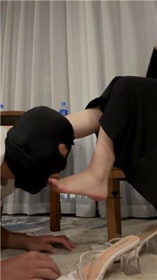 【夏清】骑马犬化/抽耳光/踩踏/手捂窒息/人体烟灰缸bf43000_绳艺库视频下载