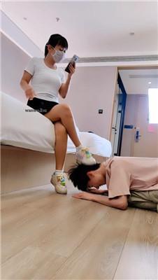 萌宝儿狗舌舔脏鞋/踩踏喂食/插嘴 bf43261 网友原创 第3张