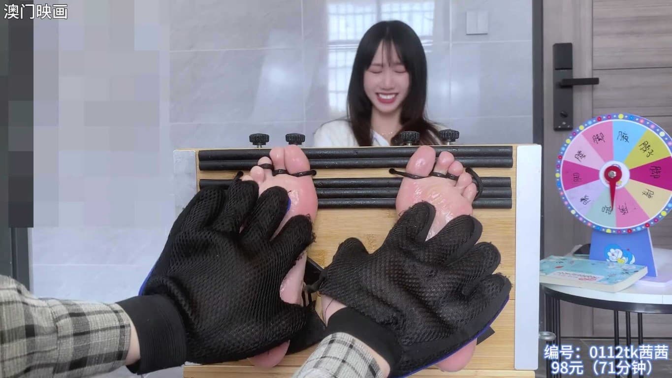 【重磅】澳门映画超甜美茜茜 大嫩脚折磨！原画_绳艺库视频下载