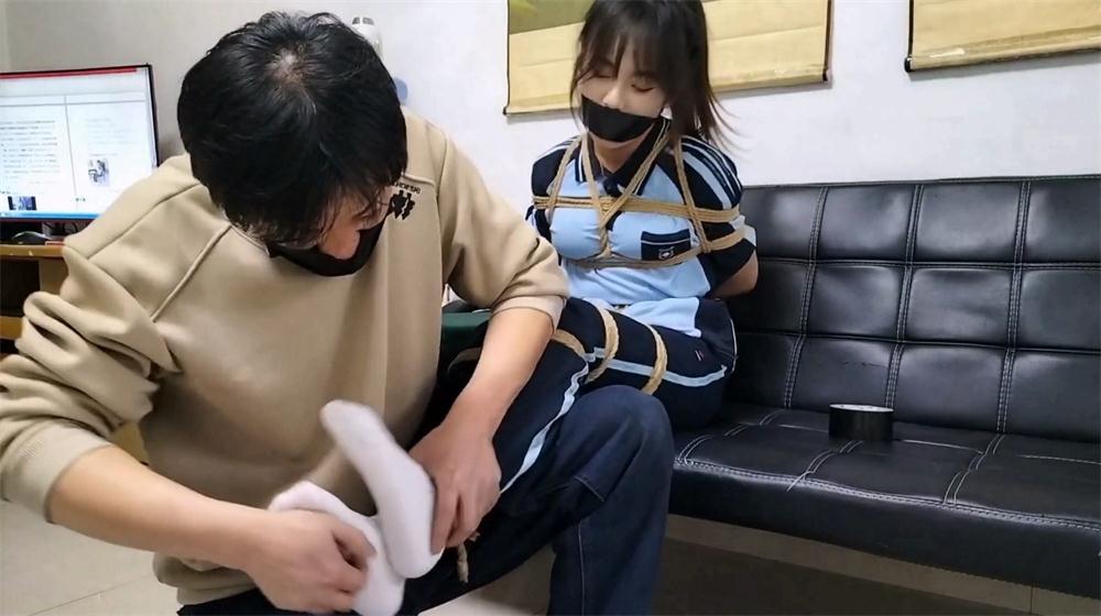【精致工作室】青春女生蝴蝶的TK劫难_绳艺库视频下载