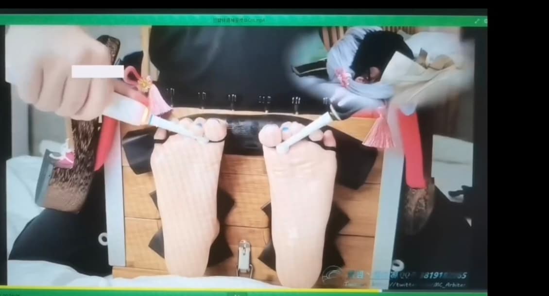 甘碧妹神里绫华costk，小脚丫涂的漆黑_绳艺库视频下载