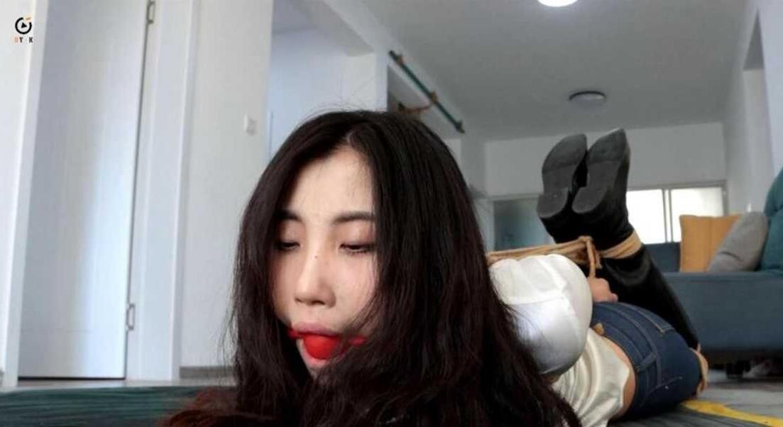 图片[2]_女白领的劫难-TK长靴白袜_绳艺库视频下载