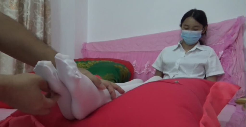 【红豆】女贼被挠_绳艺库视频下载