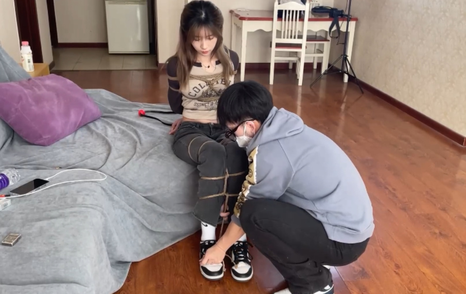 图片[5]_【贝特原创】最新-清纯少女琪琪白丝白袜裸足被牙刷tk_绳艺库视频下载