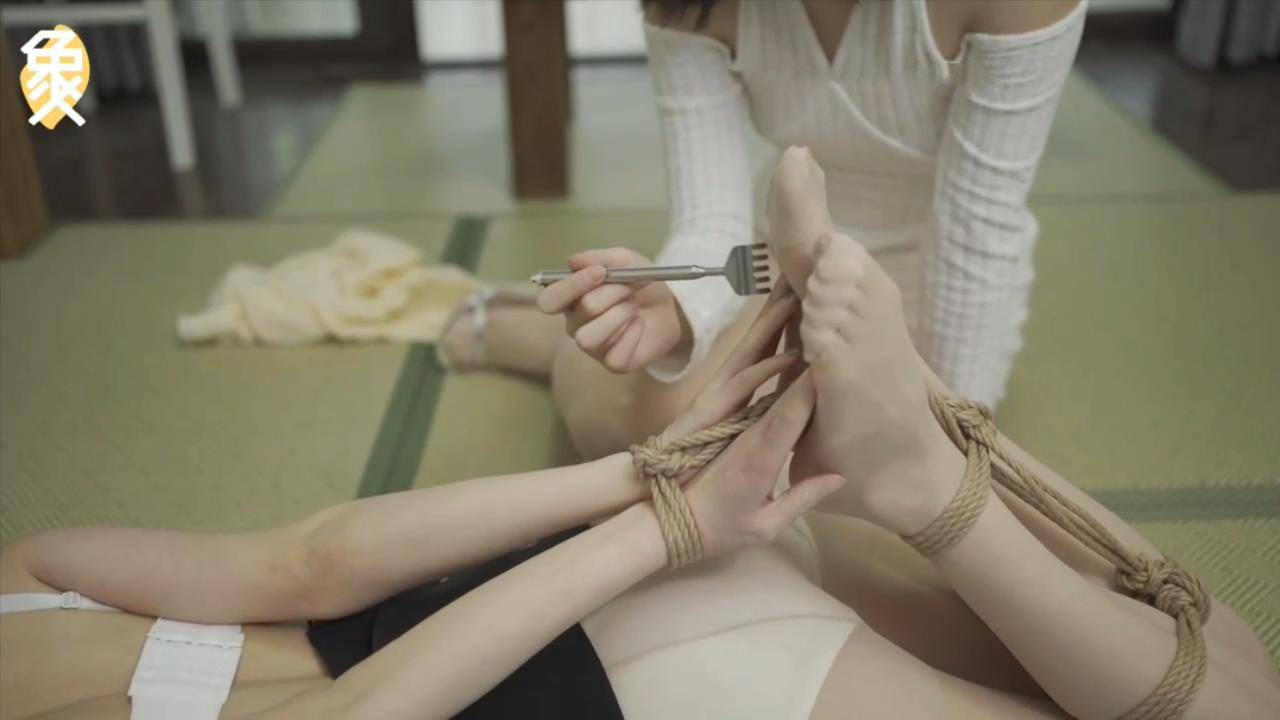 图片[3]_象人-轻语-女调女双肉丝凉鞋抹油tk_绳艺库视频下载