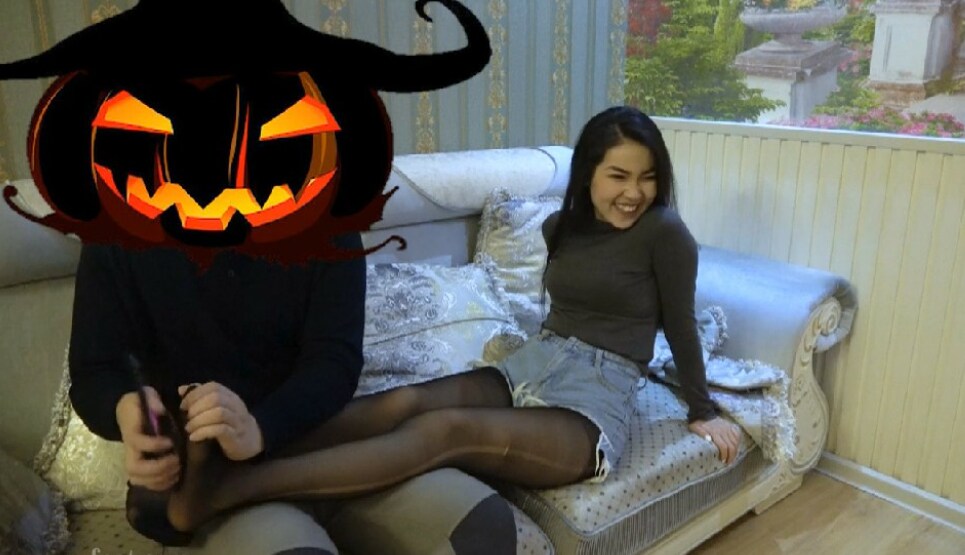 黑桃C0515-TK身着黑丝的贝斯手_绳艺库视频下载