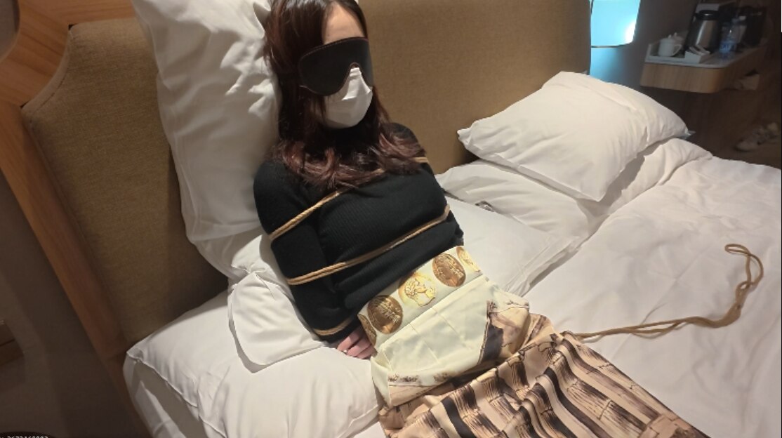 【真实忽悠同学入圈】美脚小茹！蒙眼纯TK！很是怕痒_绳艺库视频下载