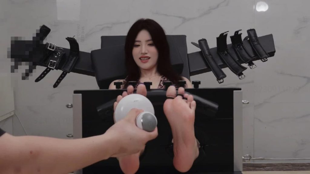 澳门映画-0394 知名女S楠熙痒刑折磨 无水印版已发_绳艺库视频下载