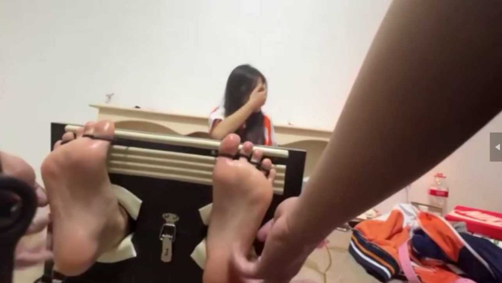 图片[2]_tk穿校服的高三小美女7部合集_绳艺库视频下载