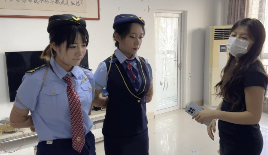 【梦川】丝袜制服控TK福利 难搞的乘客_绳艺库视频下载