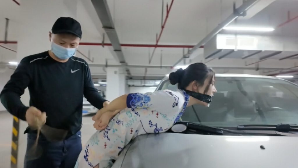 空姐惊魂 制服空姐十一地下车库遭劫 大量TK_绳艺库视频下载